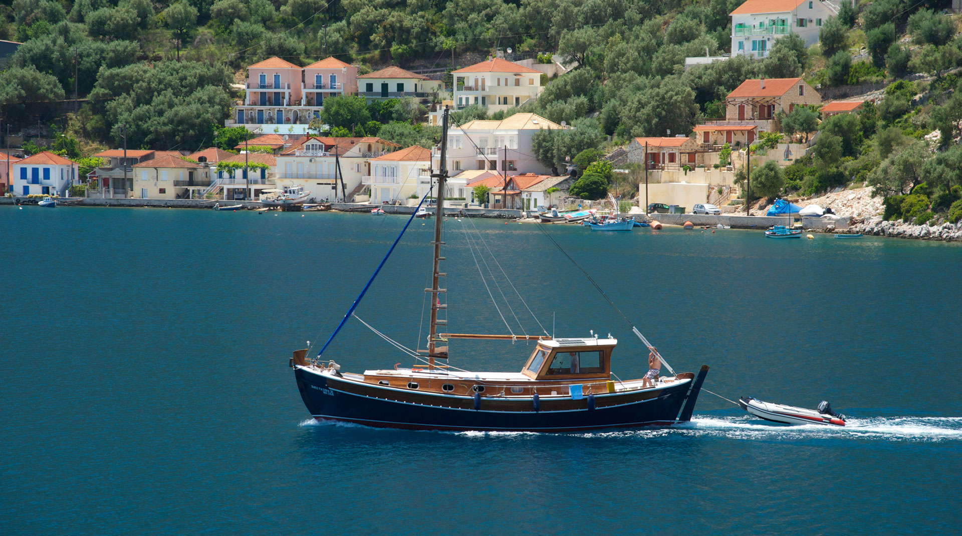 ΗΜΕΡΗΣΙΕΣ ΚΡΟΥΑΖΙΕΡΕΣ